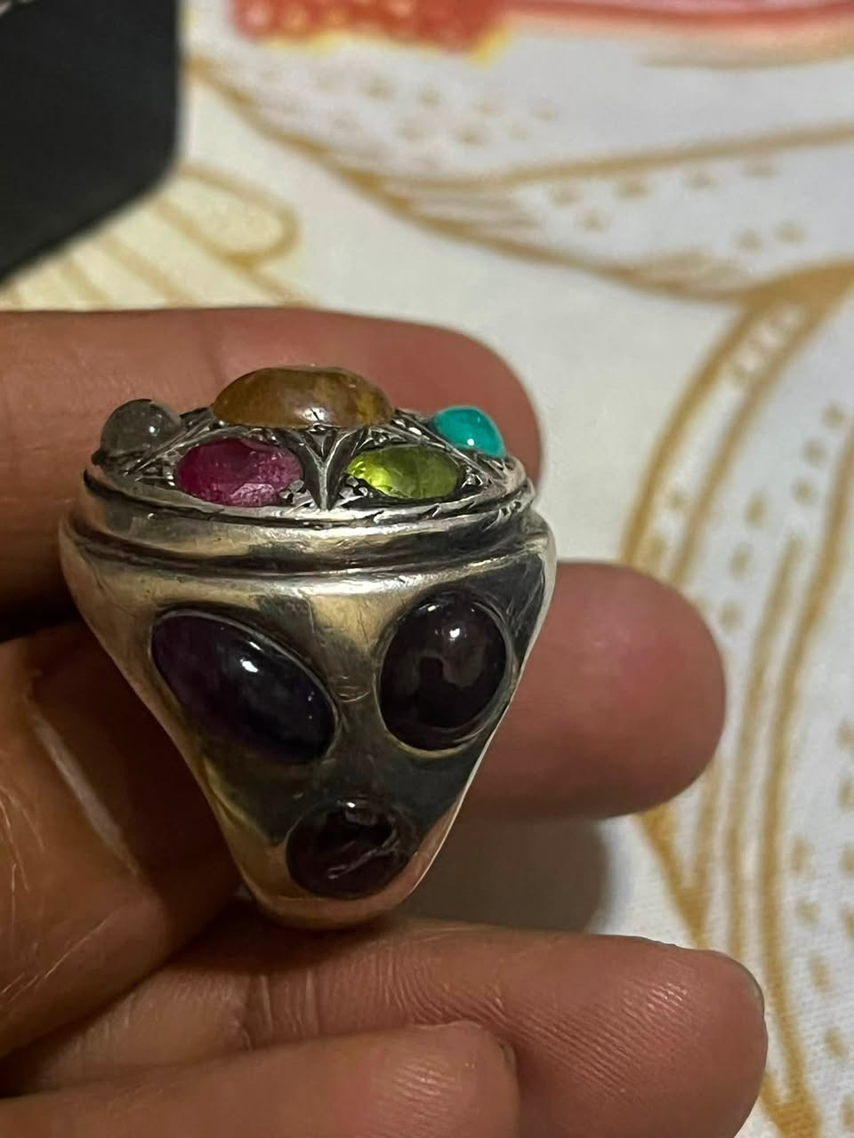 جامع للحجار الكريمة شرط اصلي 175 الف***********
