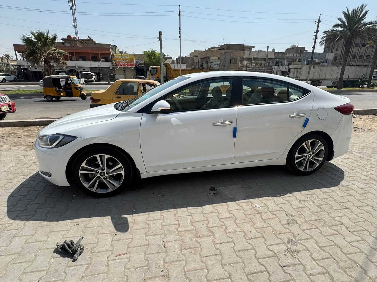 النترا 2018 خليجي 
محرك 2000 دوش
فتحه سقف
مري شفط
دشبول صاج
قطعتين تبريد
مازدات جديده اصليه
تخم تاير 
تخم اذاين مكينه
السياره مسويلها ادامه كامله وجاهزه من كلشي 
بيها تبديل وصبغ قليل
مكاني بغداد 
للاستفسار الاتصال ***********

نص مكتوب في الصور:
- 1