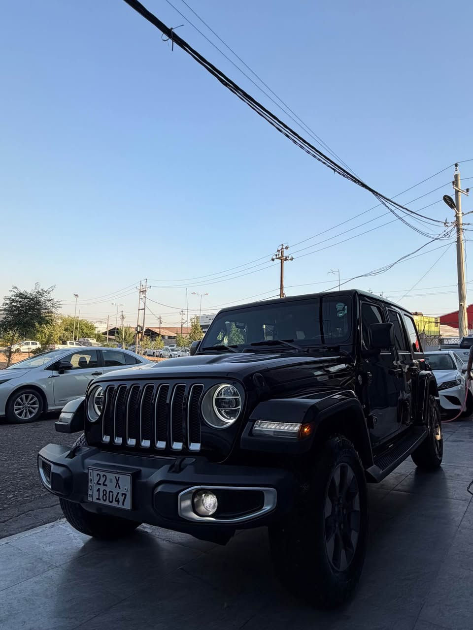 Jeep wrangler 2019
مواسەفات سەحارە فوول فوول
کلین تایتل
(کوشین جلد، سوکان هیتەر،کوشین هیتەر، بەسمە، دەرگاکانی بەسمەیە، حەساسی دواوە، سەقف فایبەر کلاس، شاشە گەورە، زۆر مواسەفاتی تر…)
بێ بۆیاخ و بێ تەعدیل
٥٠ هەزار رۆیشتووە
سعری ٢٤٧ وەرەقە و مەجالێکی کەم
لە هەولێرم
***********
کۆرەک&واتس ئەپ Singapore
