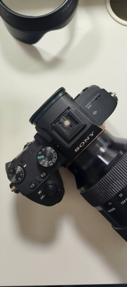 سوني a7iii  بدي فقط مواصفاتها معروفه
شترها 13k كاميرا كلش نظيفة و استعمال قليل و شخصي فقط مابيها اي اضرار كاميرا كل غراضها موجوده كارتونه و شاحنه و بطاريه

سعره 1،300 اي استفسار دايركت او *********** واتساب
