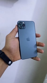 آيفون 11 برو ماكس • ٢٥٦ • فيس ايدي متوقف