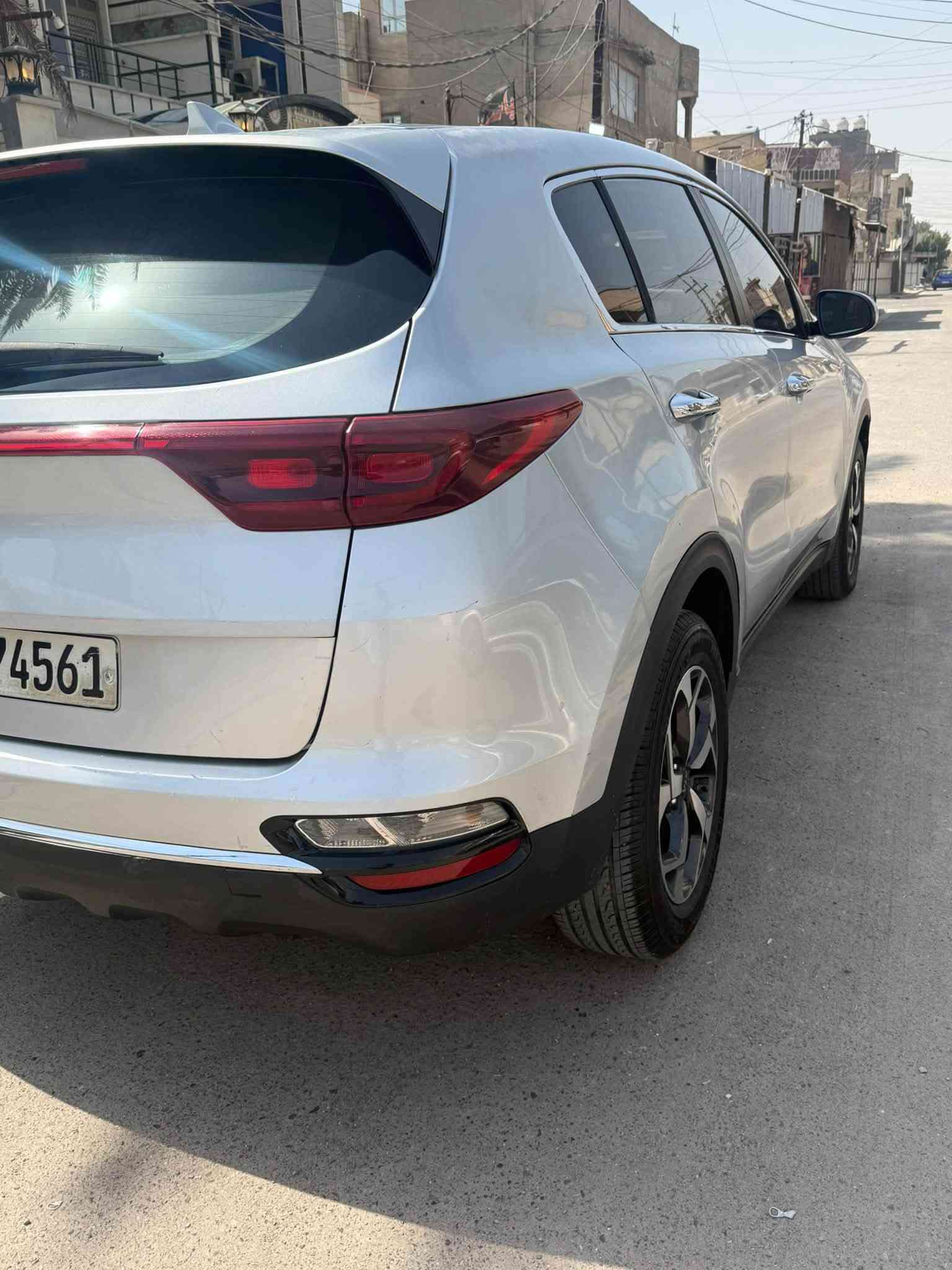 سبورتج 
موديل 2021 
نص فول 
رادار 
كامره دواره 
شاشه كبيره 
تحكمات جهتين 
تبريد قطعتين 
دفع رباعي 
نضام نزول منحدرات 
عداد المشي 70 
تحديد مسار 
كروز سرعه 
صبغ جاملغ خلفي ايمن 
السعر 160 بيها محال قليل 
لل استفسار 
***********
