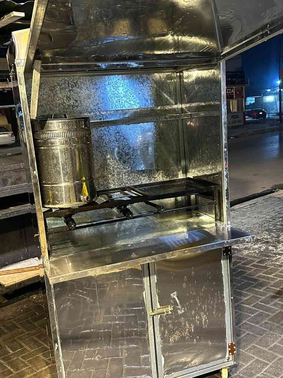 جنبر چاي للبيع كامل طباخ وسماور. ممشتغل دقيقه وحده وممصوب بي استكان جاي   250 الف وبي مجال 

عنواني البياع الشرطه الخامسه ***********
