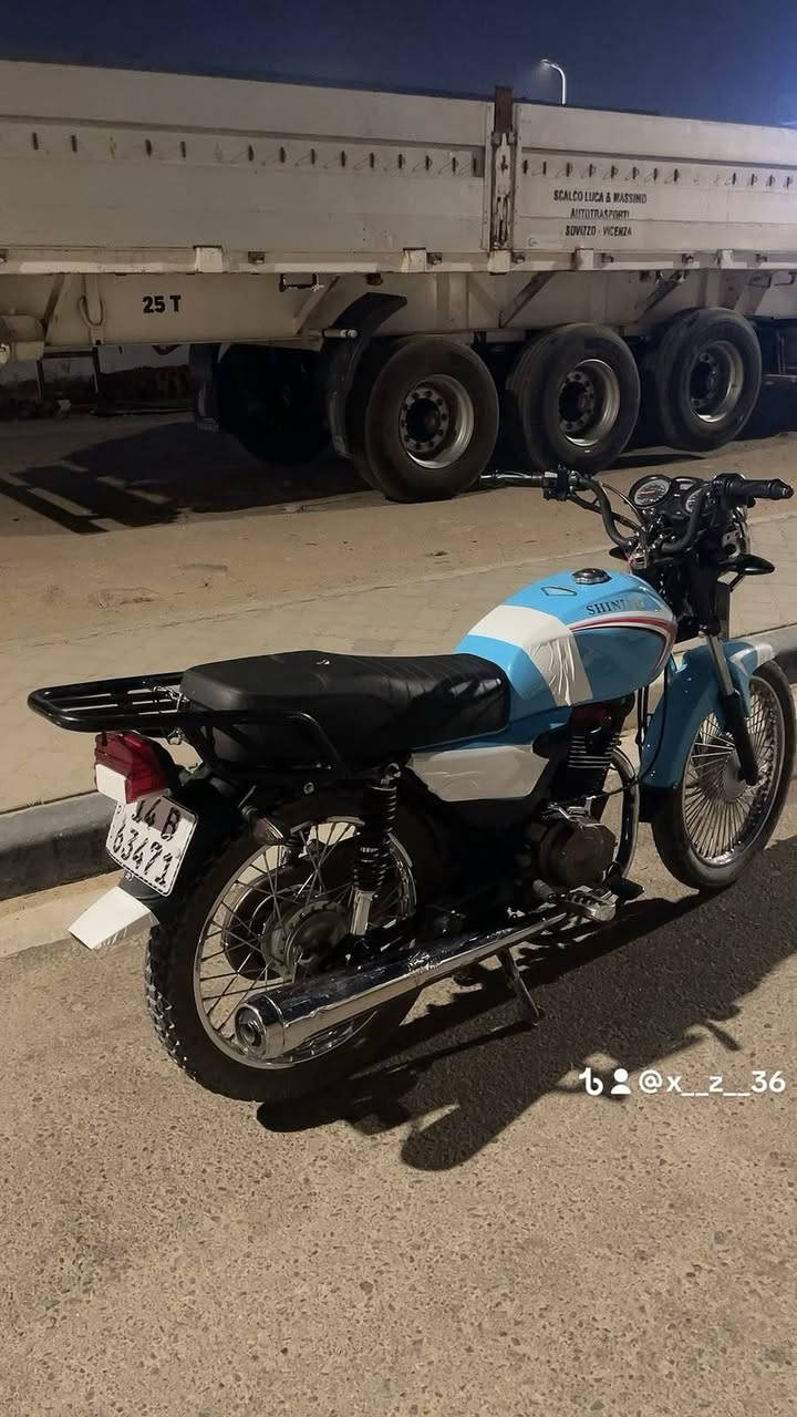 سلام وعليكم شباب دراجه شاينك  نضيفه استعمال شخصي   وحيل ما متعوبه  موديل ٢٣ ٢٠ وطالعه ب  ٢٠٢٥  رقم  وسنويه    ل ٢٠٣٠ تنتهي  مكينه خير من الله  وراعيه موجود بكل وقت  تريد  يحول  غراضه  على لبلاد  مرايات واقيه  بعجني ما شادهن   السعر مليون و ٧٥٠ وبيه مجال لطيبين   عنوان الزبير   متواجد وتساب ***********
