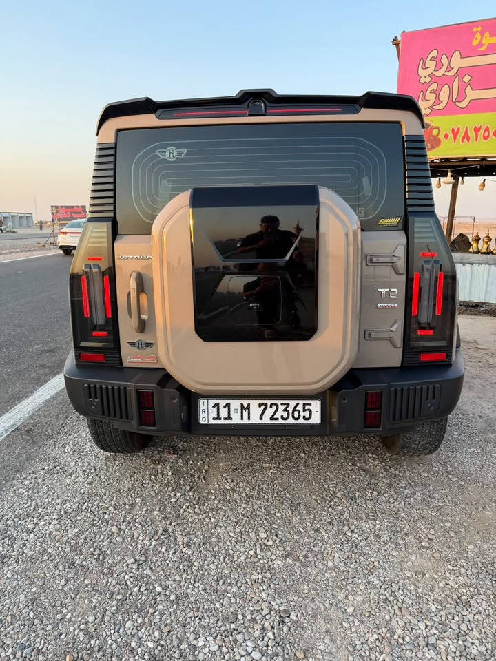 سلام عليك. جيتور 2T لكجري فول  بيها رصعة بالباب فقط وسيارة جديدة ماشية 20 ألف فقط  سعرها 40 مليون فقط 
***********
