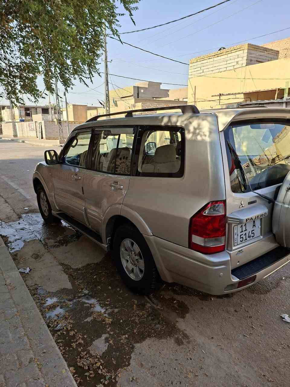 سلام عليكم باجيرو ٢٠٠٨ مكينه ٣٠٠ تبريد ٣ قطع وجديد مكينه وكير حلوات تخم تاير جديد حداديه حلوه بيها ٣ قطع صبغ  رقم بغداد مكان السياره الديوانيه قضاء الشاميه السعر ٨٨ وبيها مجال بسيط  رقم الهاتف ***********
