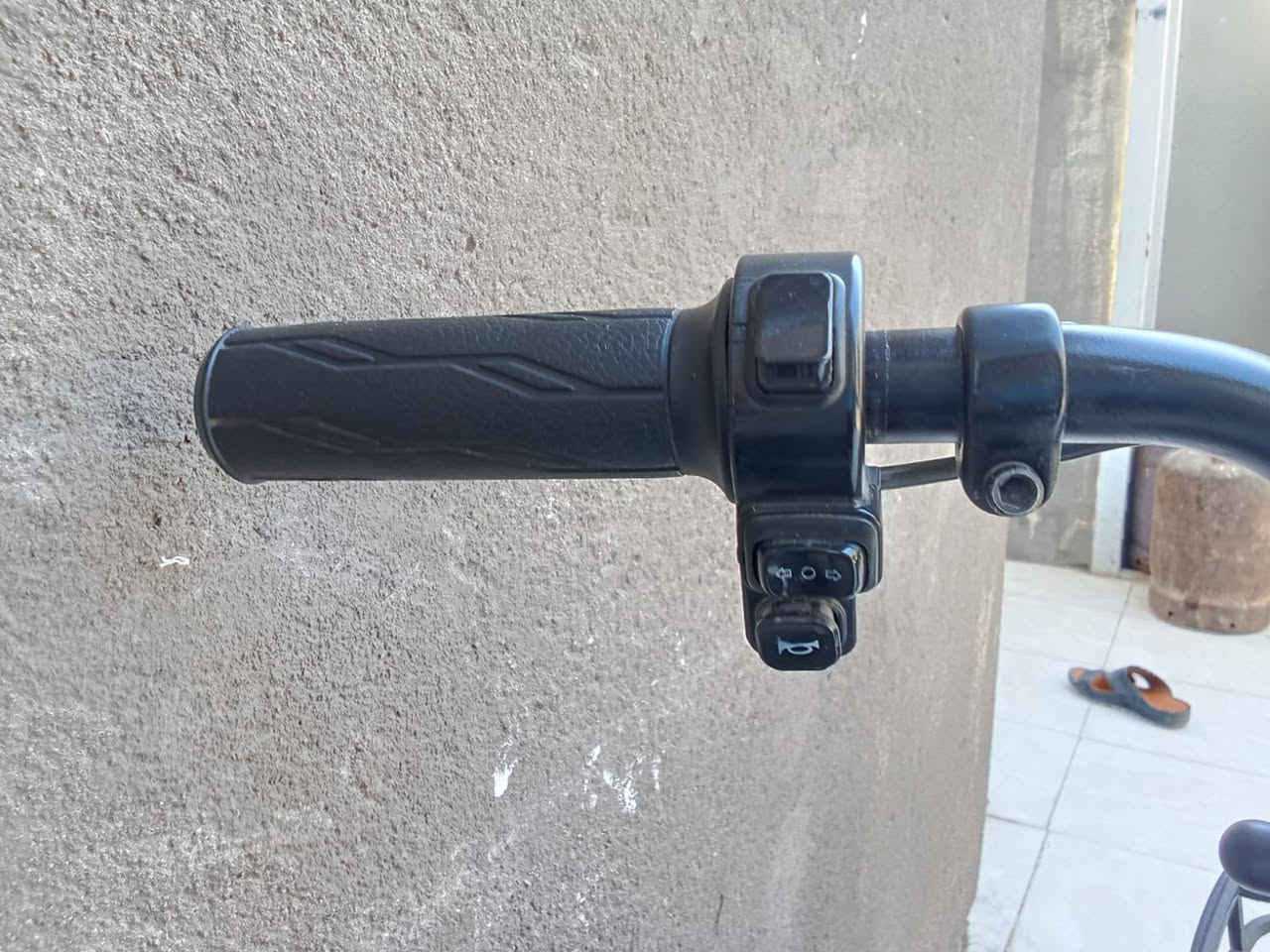 سلام عليكم
دراجه شحن حجم 14للبيع 4بطاريات شركه  Rayyan اشاير يمنه يسره ملف 600نحاس شاشه دجتال  
تاير خلفي امبدل جبلي صارله شهرين من طالعه من المحل جديد شاحنه 54فولتيه السعر 425 وبيه مجال للتواصل عباس الشدود وتساب ***********
