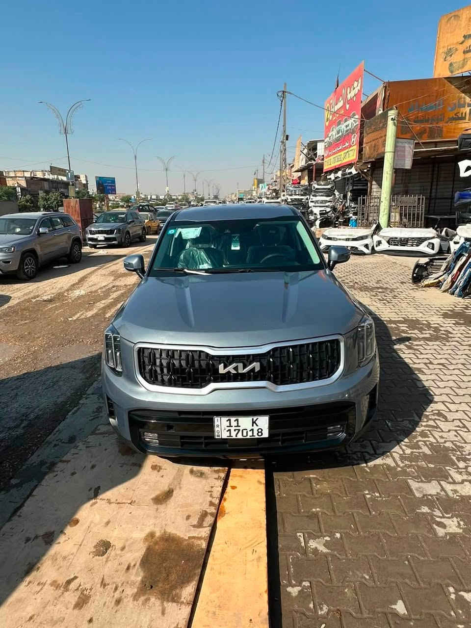 السلام عليكم. 
مكلف بالنشر 
تليرايد 2023    أمريكي. رقم بغداد دولي 

حادث بنيد. وبارد جاملغ  أيمن 
موصفات 
بصمه 
كشن جلد 
شاشه كبيره 
حساسات 
رادارات امامي خلفي 
مكاني السياره. بابل حله بسمي 
***********

السعر 235

