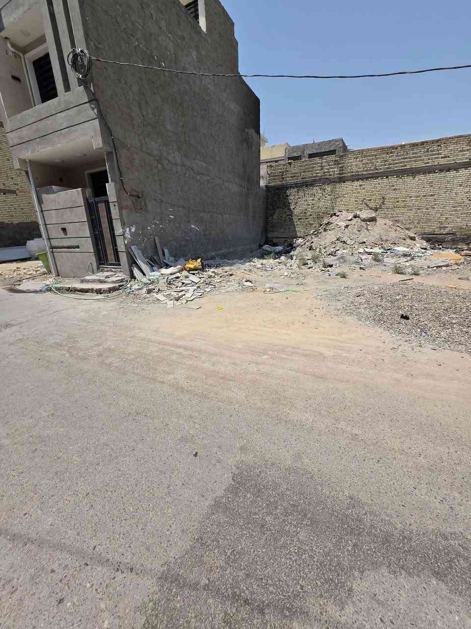 سلام عليكم قطعه ارض للبيع ٥٠ متر واجه ٤ ونزال ١٢ ونص نهايه شارع خوله بيه مجاري ومي ساحبله سعره ٣٠ مليون وبيه مجال للتواصل ع رقم *********** واتساب
