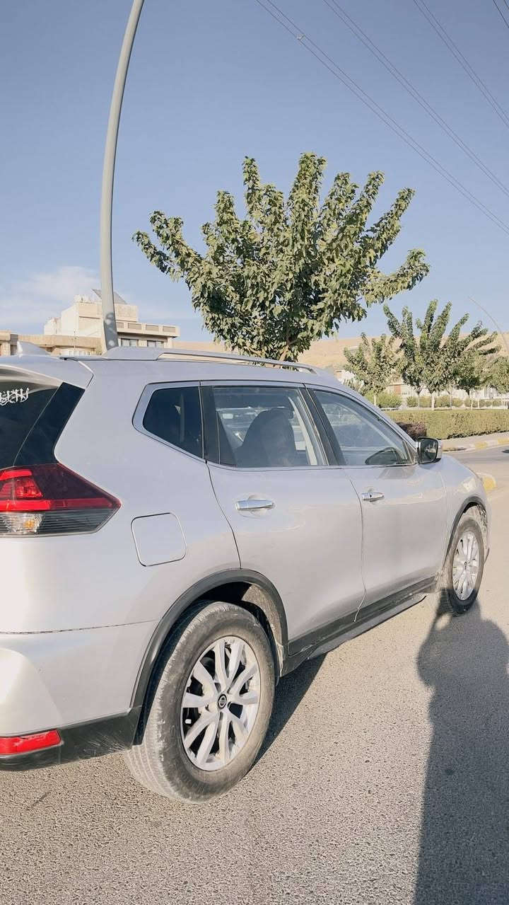 بسم الله الرحمن الرحيم
Nissan ROGUE 
مۆدیل 2019
ڕەساسی ناو ڕەش ٣ پارچە بۆیاخ 
نرخ/ $124 مەعامەلەیەکی کەم 
***********
واتساب 
سلێمانی..
