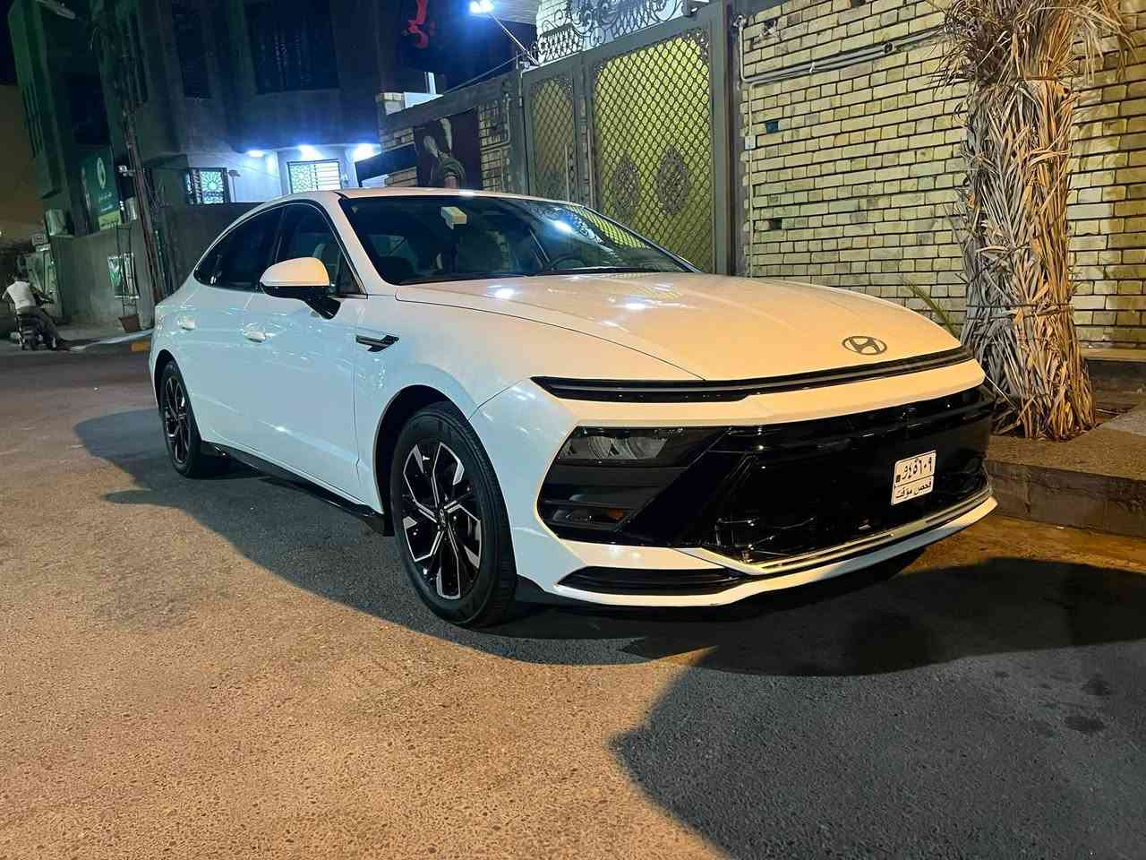 سلام عليكم سوناته
وارد امريكي موديل /2025

حادثها بس بنيد  وراجع نفسه مصلع ومصبوغ نصه 

بدون أيرباك. سياره جديده كلش. 

فول مواصفات عده الفتحه 

فول رادارات كشن كهربأي  سياره جديده كلش برقي مابيها نقص 

كتاب شهدأ  رقم بصره  

مراوس بجارجر لون ابيض موديل ١٨/١٩
اوبامه موديل /١٦/او /١٤جديده

مون حادث خفيف 

مكاني بصره القبله 

موبايل ***********

حادثها بلمنشور
