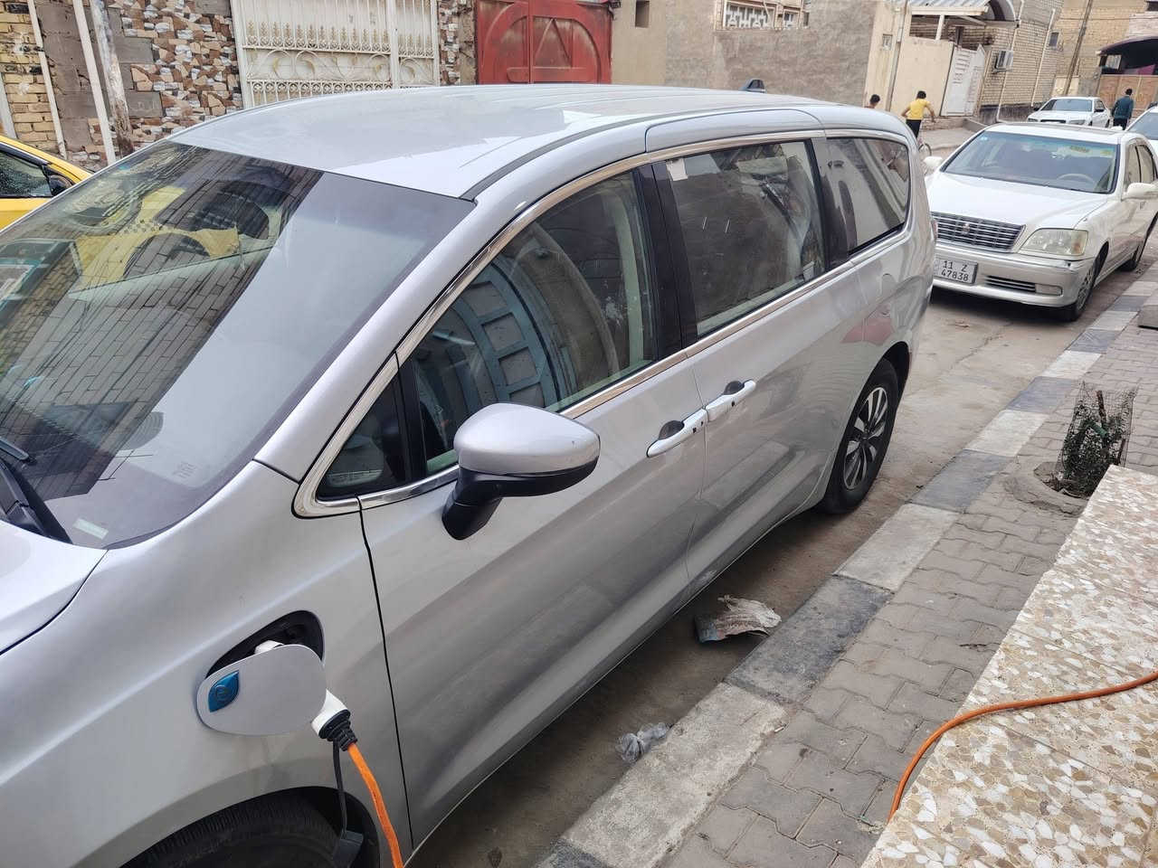باسفكا كرايسلر هايبرد 2023
7 راكب رقم بغداد لون سلفر ماشية تقريبا 50 الف كيلو متر مكان السيارة النجف  وكما في الصور المرفقة تحويل ثاني يوم للاتصال على الرقم  ***********
@السعر   215 ورقة بية مجال
