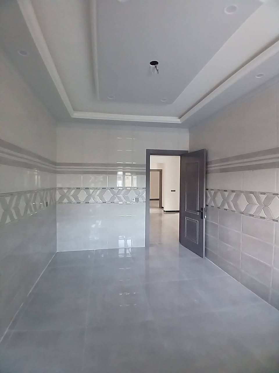 🏡 السلام عليكم ❤️
دارين توأم للبيع – زيرو

📍 تكريت – حي المعلمين

✨ مواصفات كل دار:

📐 المساحة: 200 م²

📏 الواجهة: 7.5 م

🏠 طابقان

🛏️ 4 غرف نوم

🛋️ صالة + استقبال

🍽️ مطبخ

🚿 3 مجاميع صحية

🔹 الواجهة حجر حلان فاخر
🔹 الدار بالكامل سحب حديث
🔹 تشطيبات درجة أولى
🔹 سيراميك هندي
🔹 شبابيك ألمنيوم وأبواب قاصة
🔹 نظام كاميرات مراقبة + إنترنت جاهز

📞 للاستفسار والاتصال: ***********
***********

مكتب أرض الأحلام للعقار
📍 تكريت – شارع الأربعين – قرب فندق بلازا

🏡 نستقبل جميع العروض العقارية (بيع وشراء) الأراضي – الدور السكنية – العقارات التجارية في تكريت وجميع محافظات العراق.
