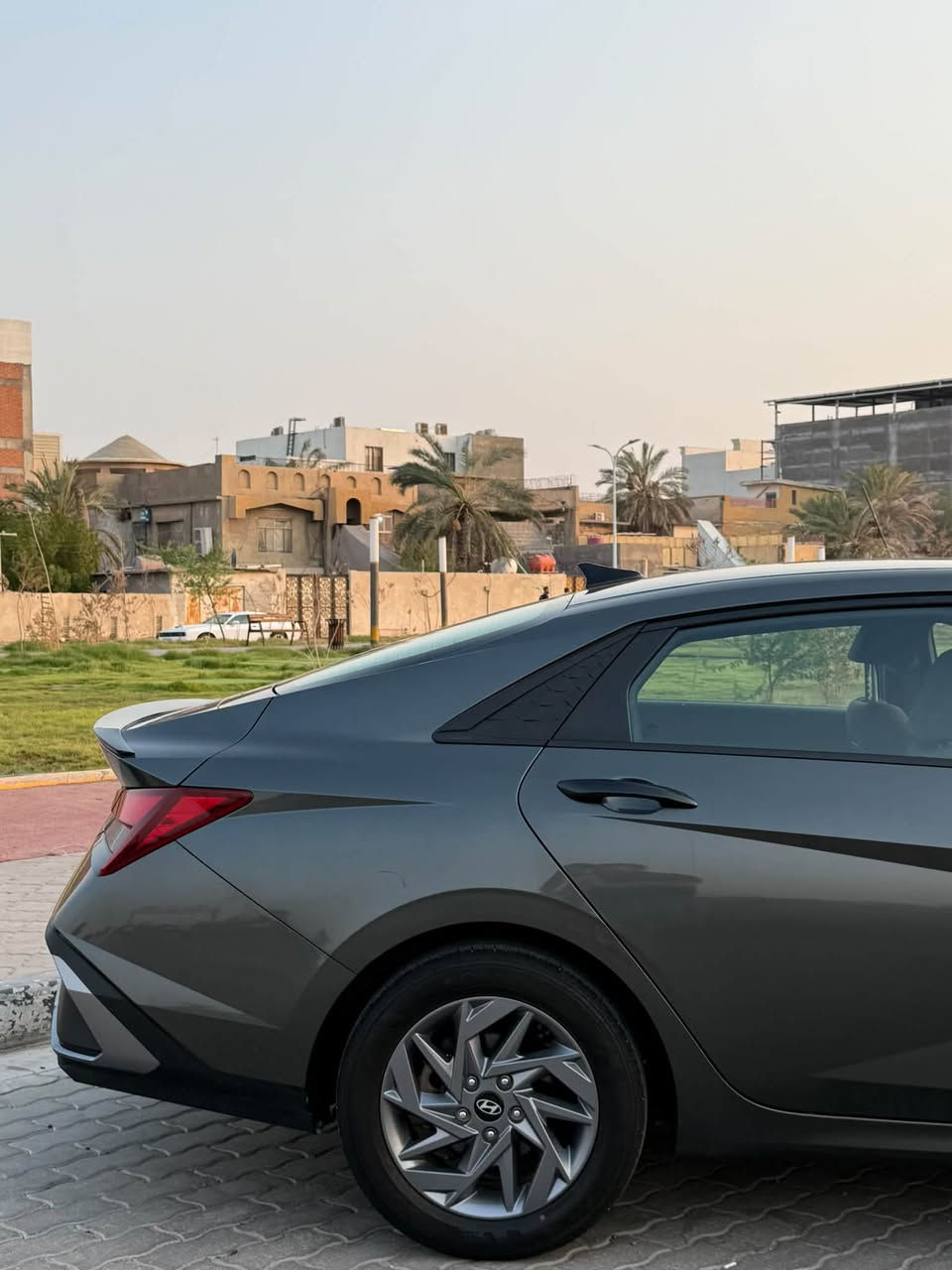 ((    هونداي ألانترا  ))
وأرد امريكي مديل .2024.
. رقم اربيل  دولي تسجيل جديد .
. الضرر موضح بالصور 
بدون شاصي بدون ايرباك بدون دواخل    
 باقي كفالة 
   ( مكينة 2.000دوش) 
     🩶لون زيتوني  مميز 🩶
 سيارة كلش جديدة وجاهزة 
بعدها بوضع شركة 
(فول موصفات عدة لفتحة شاشة
 دجتال لد بل دشبول ) 
(لون دواخل رصاصي ل مرغوب )
السعر 156 وبيها مجال 
العنوان البصرة أبلة  
رقمي ***********
