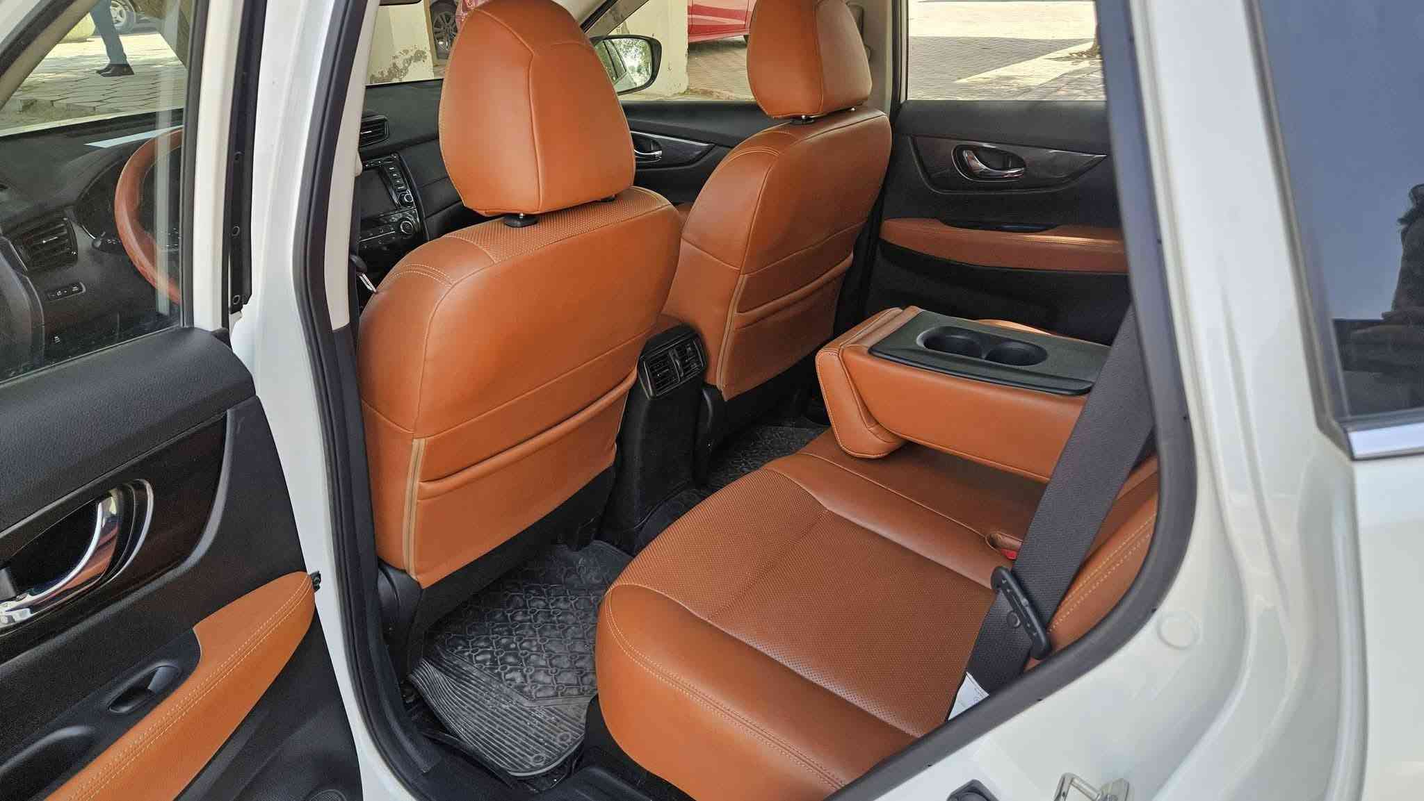 205$ بيع سريع
2021 NISSAN X-Trail Sv1
دبل اكسل 
7 راكب 
بصمه 
شاشة كبيره
4 كاميرات 360°
داخل جلد مشمشي (قيسي)
نظام نزول منحدرات 
تبريد للكلاصات 
دواسات جانبيه شركة
انارة ضباب امامي وخلفي
بدون حادث بدون صبغ 
ستيرن رياضي D فول تحكمات
رقم اربيل مميز بأسمي تحويل مباشر 

ماشية 58 الف كيلو 
***********
