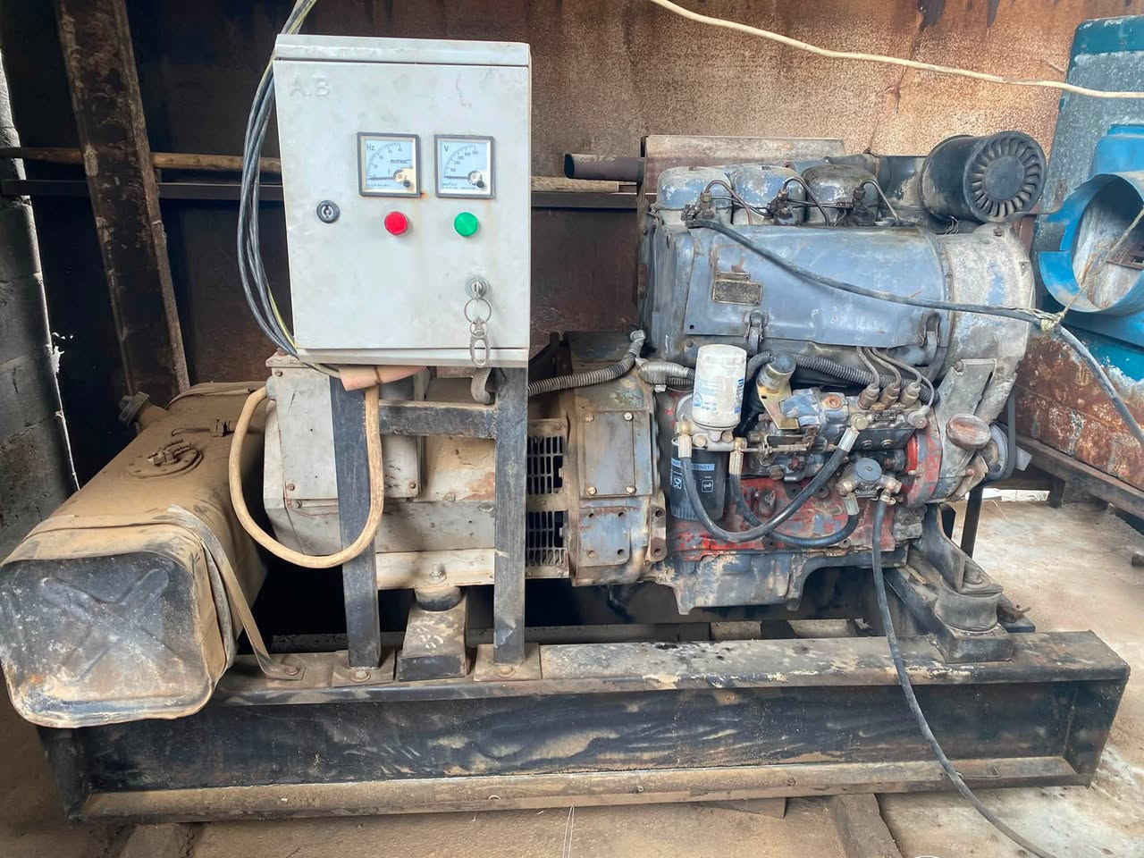 مولد دويز
3 بستم 30kv 
الماني ابو الصاروخ 
حلواني مولدة ستامفورد 
بلاد مولد نظيف كلش 

***********
