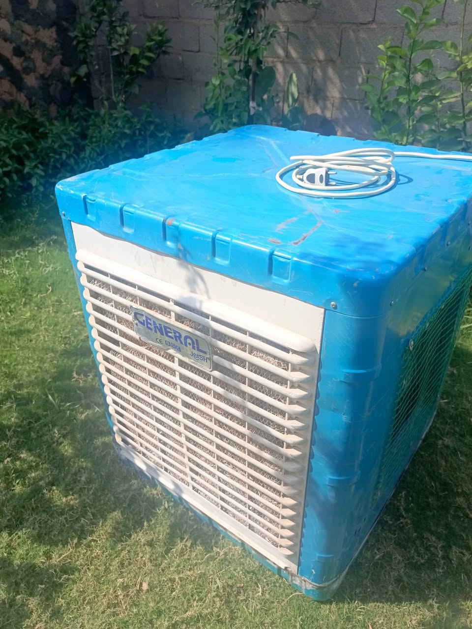 السلام عليكم مبردة ماطور بلادي جديد ملف انحاس سرعتين نضيفة شرط الفحص ليف جديد السعر 90وبيها مجال المكان القائم والشراي يتفضل ***********
