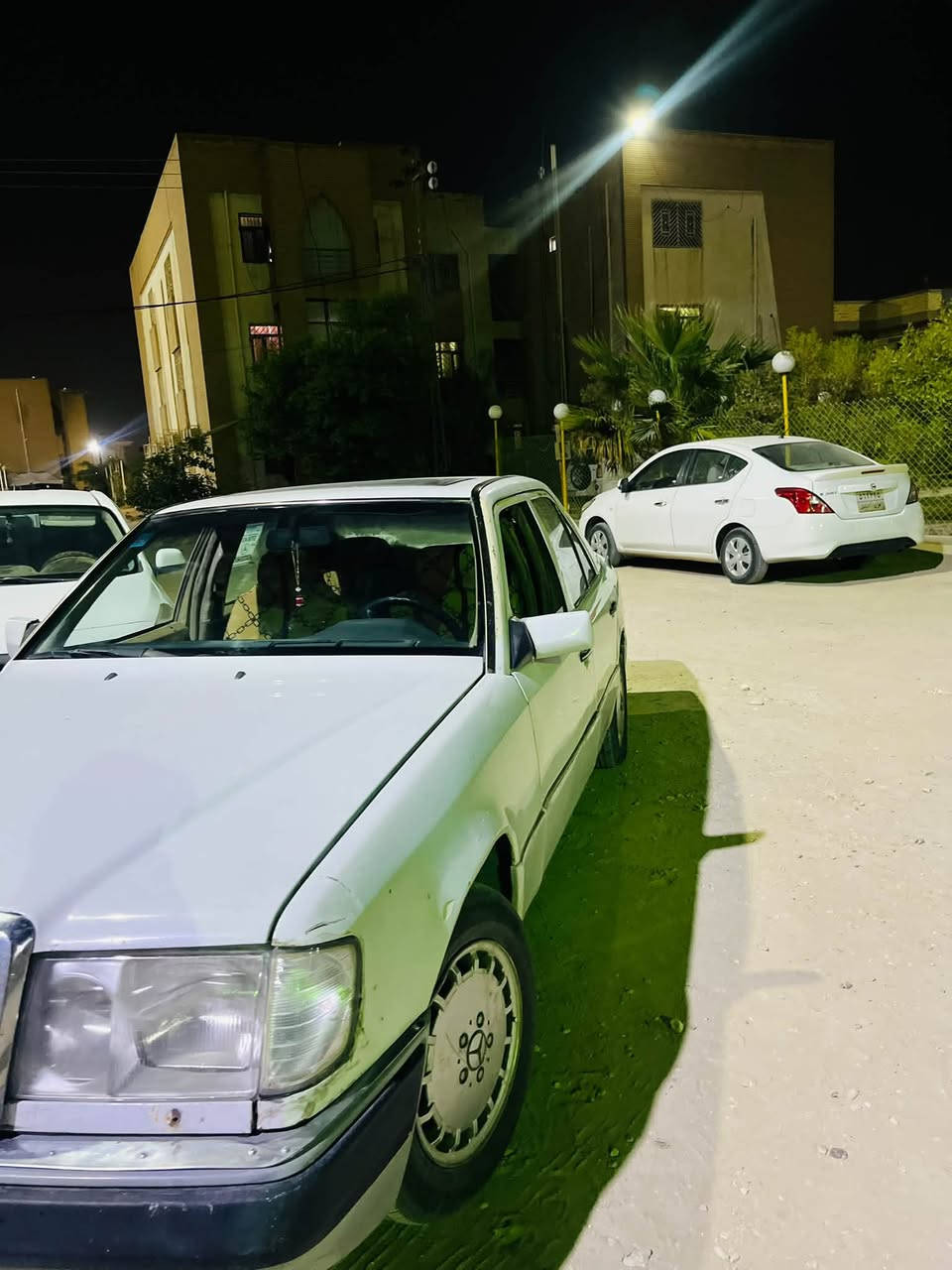 السلام عليك مارسدس دب مكينه 3000 صدر جديد عربانه جديد محرك اربع شهر جديد مل بطه تخم تايره القواعد بس وحده طاكه معمريه سياره فول ماعيزه برغي السعر 38
***********
