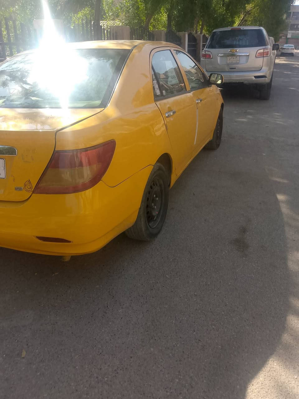 بيواي دي f3 موديل 12 دينار ما عليهه تخم تاير كير مكينه خير من الله صدر جديد تبريد ثلج حماوه ماكو  غرفه نضيفه كهربائيات كلهه شغاله دينار متصرف عليهه مكاني العبيدي  السعر 45 ‏.  ‪***********‬‏
