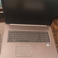 ZBook • آي٥ جيل ٨ • شاشة ١٧
