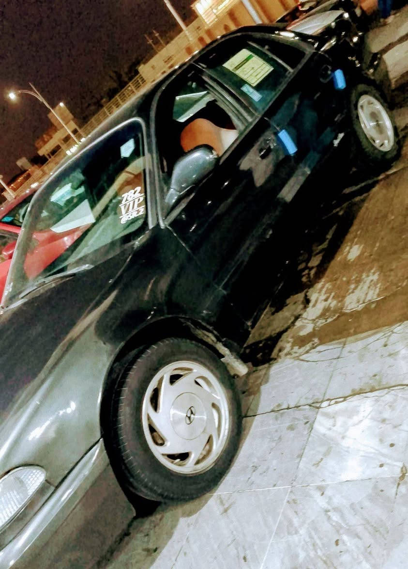 سلام عليكم سوناته تو اللبيع او مراوس موديل 95 السياره مصبوقه عام السياره جاهزه من كلشي كير ومحرك مكفولات تخم تاير لايت عال وناصي ويل كب روديون شغال هورن بوش  
السعر السياره  35  وبيه مجال اللطيبين تحويل مباشر مكان السياره الفلوجه حي الرساله رقم الهاتف ***********
