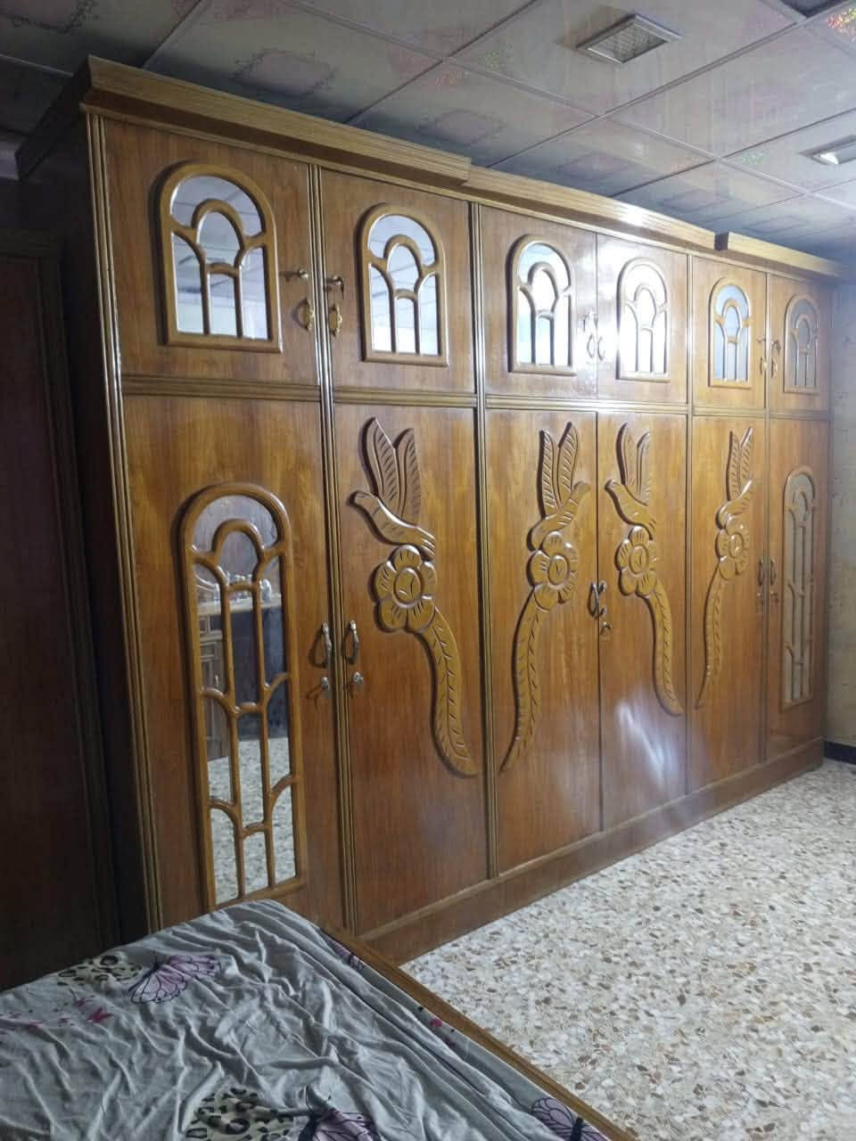 غرفه نوم صاج عراقي مستخدم متكونه من ٨ قطع ٥٠٠ الف وبيهه مجال للاستفسار التواصل خاص او واتساب ***********
