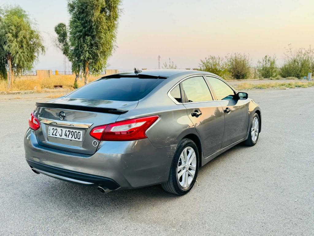 ئەڵتیما ٢٠١٦ گێرو مەکینەو تەبریت  بەشەرت چوار تایە و ویلی نوێی لە ژێرە سەنەوی رەقەمی نوێیە ٥ گەڵای خرامە لەسەرە دوای معامەلە وەریگرەوە ٥ پارچەی بۆیاخە 
سعر: 83$
ژ.م :***********
*********** كويسينجاك, أربيل
