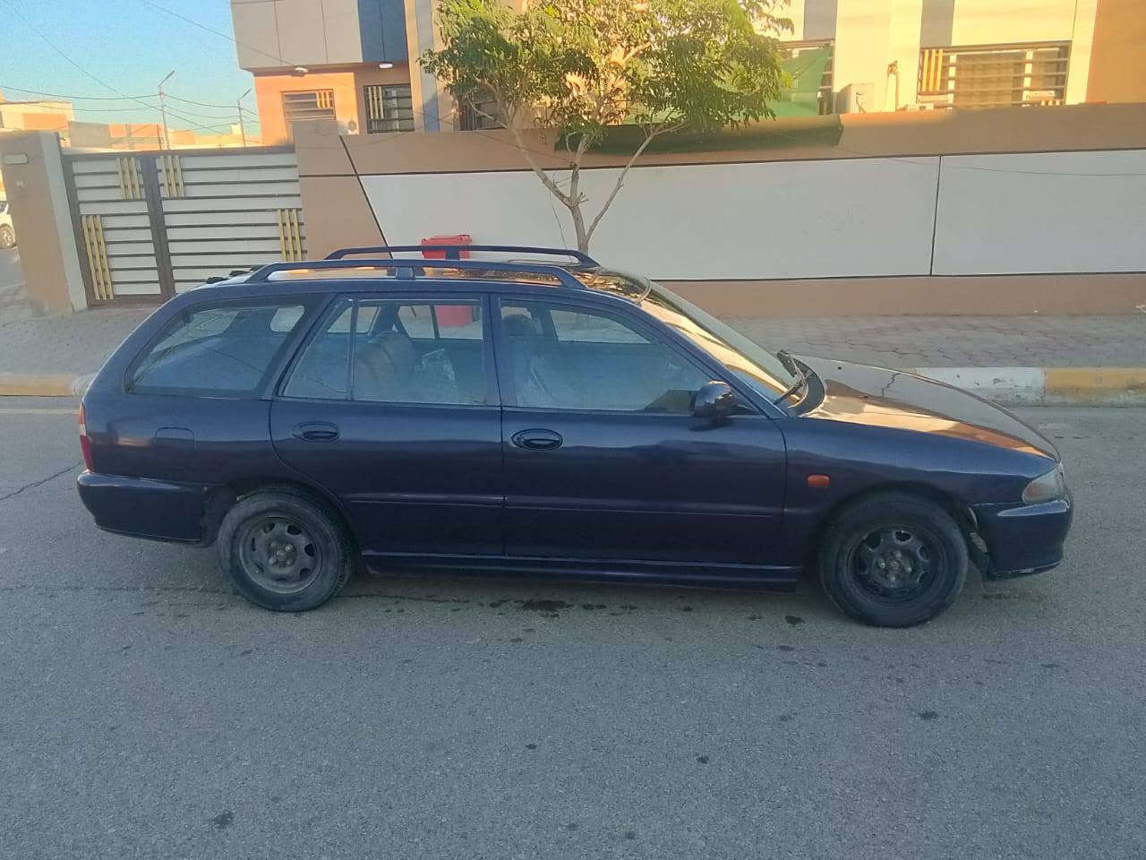 سلام عليكم لانسر ستيشن موديل 94 كير جديد ومكينه اتبخر صدر تعبان تخم تاير جديد وخير من الله يردلها ترتيب غرفه حلوه جلد شاشه وسماعات سياره مالتي بس للبيت استعمال خاص سعرها 25ورقه وبيها مجال بيسط *********** بغداد الامين الثانيه
