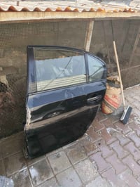 باب بي إم • E60 • زنجار
