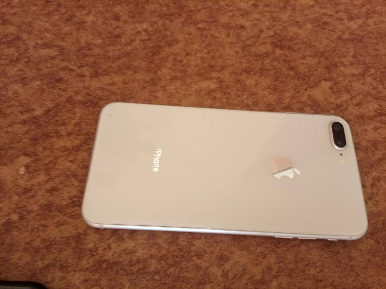 ايفون 8plus ذاكره 256 بطاريه 100 السعر 125 رقمي ***********
