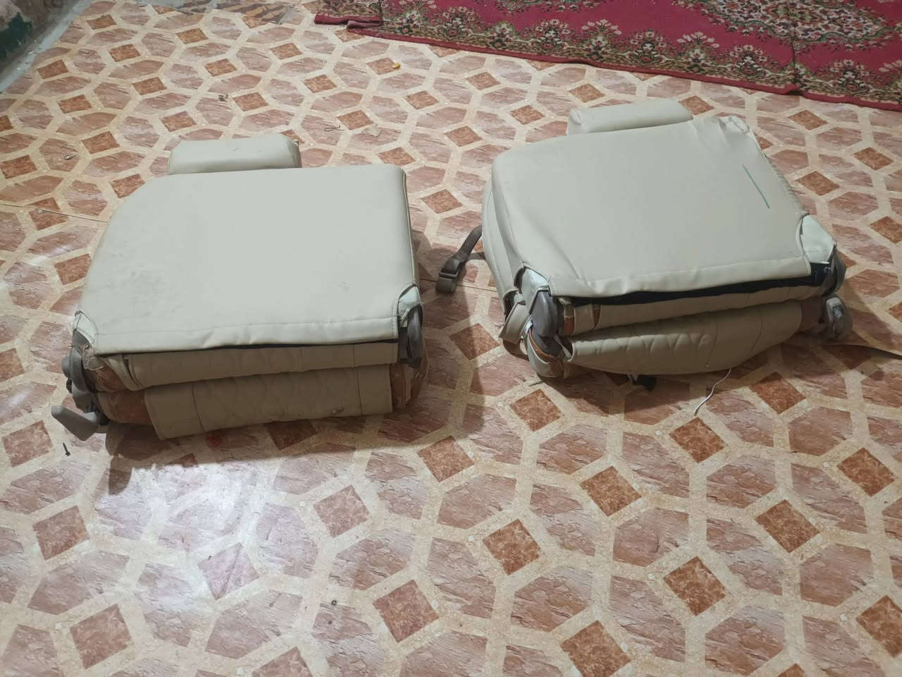 سلام عليكم...كشنات لاندكروز جنطه
جديد ما مركوب عليهن دوشمت الشركه موجوده +جديد جديد
أتصل *********** ....ابو يزن
