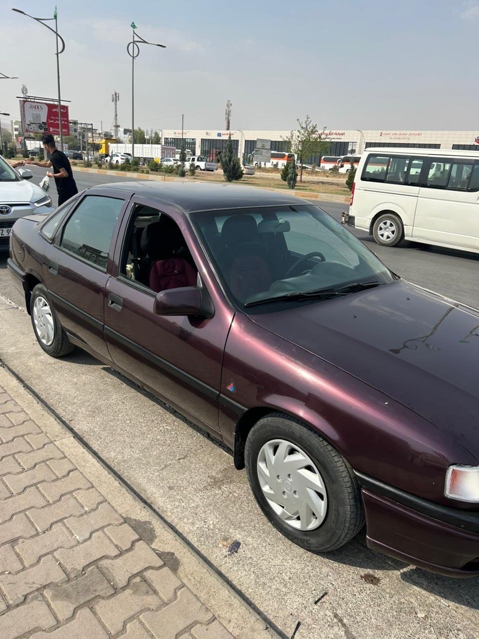 اوبل فكترا موديل 90
محرك 20 گير عادي
سيارة نظيفة مكينه گير بشرط
صدر جديد سنوية 2030 بأسمي السيارة تحويل مباشر 
مكان السيارة بغداد الغزالية
السعر 37 وبيها مجال 
*********** وتساب