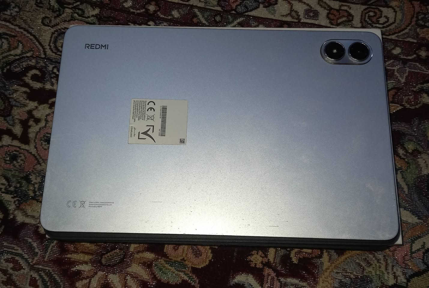 اخوان Redmi Pad 2 Pro  مستعمل شهرين تقريباً ايباد يخبل مابي شي التخزين 256 كيكه يعني يحمل خير من الله ويا الكيبورد مالته وشاحنته وكارتون مالته كلشي ويا وكامل مكاني البصره أمن الداخلي واجاوب فقط على رقمي واتساب هذا رقمي *********** والسعر خاص
