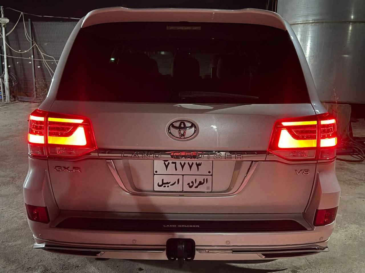 بسمالله الرحمن الرحيم
تويوتا لاند كروزر ٢٠١٧  V8 GX-R
شركة مهند فول مواصفات 
كشناد كهربائي و جلد 
اربع كامرات 
بدون صبخ شرط 
خمس تايرات جديد 
***********
