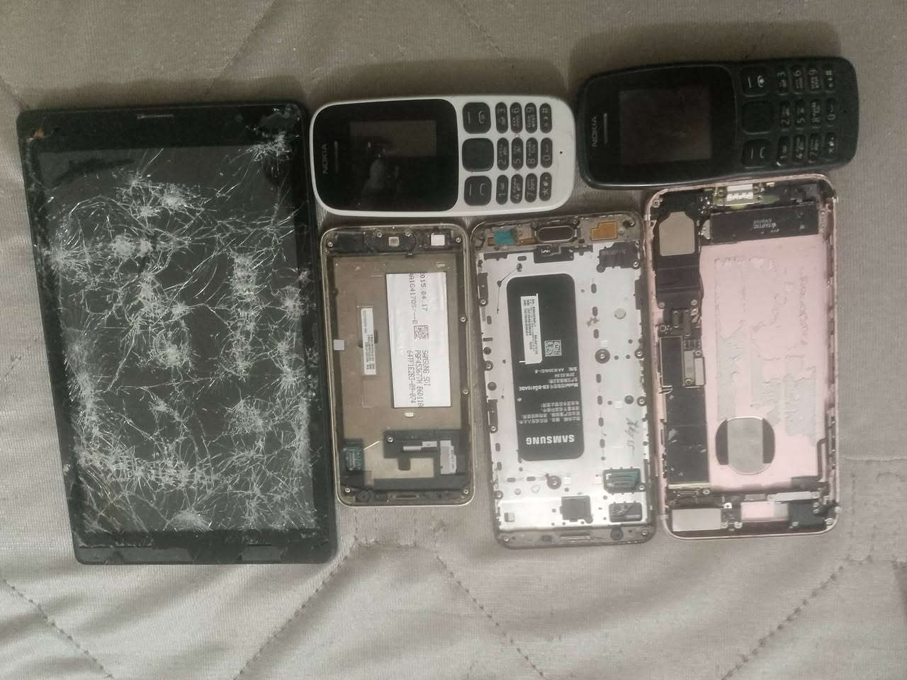جهزه شغاله لي عوزه شاشه ويفيدن اذا محتاج منهن قطع للبيع شلع اب 40 كلهن شغالات ***********
