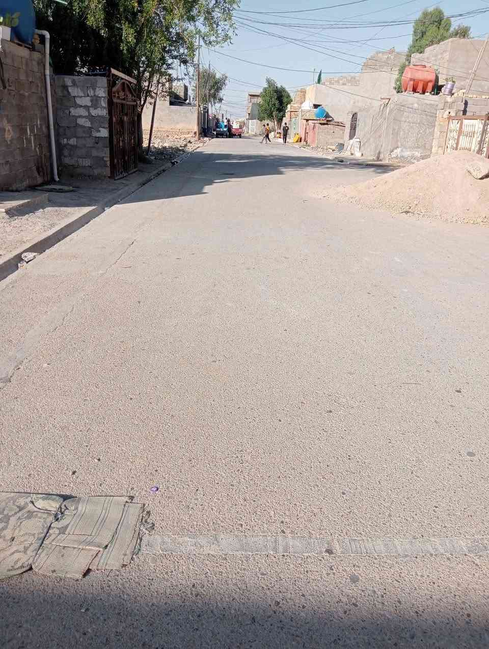 السلام عليكم قطعه للبيع المساحه 200 م 
مصبوبه صب رباط ومدفونه كما موضح بالفيديو منطقة الحميديه القريه  فرع  اسواق رحيم 
@***********
