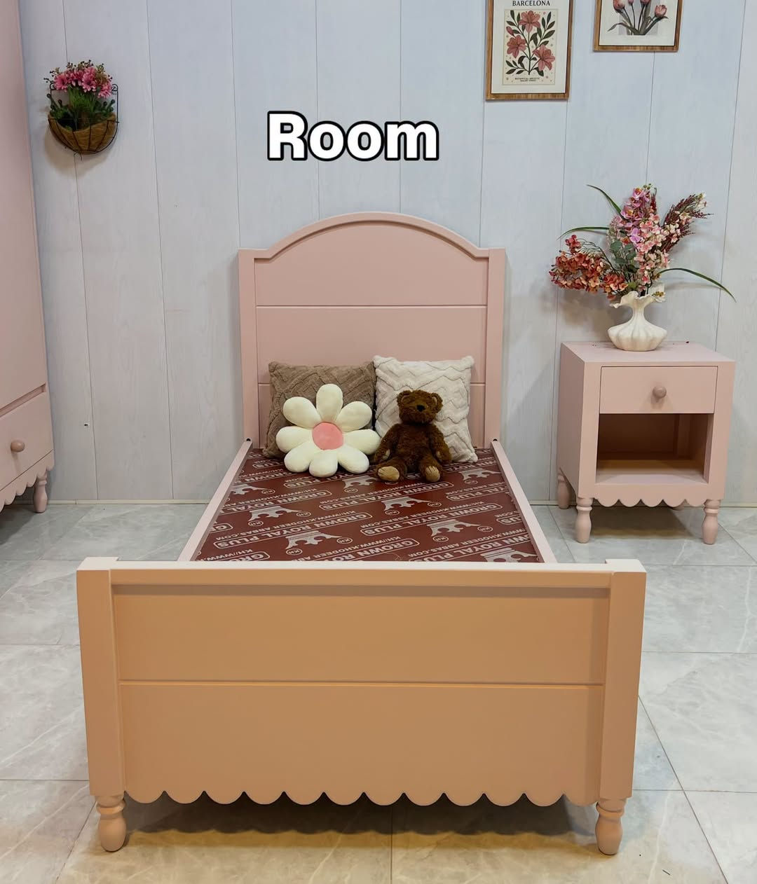 انتاجنا من الخشب الطبيعي 🪵🎋

نص مكتوب في الصور:
- Room