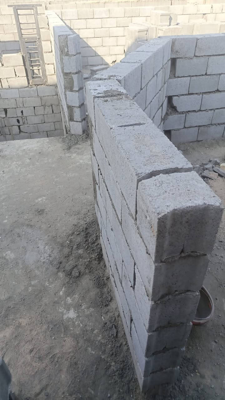 قلع وحدل الاراضي وبناء اكرسته وعمل و تسليم مفتاح بانسب الاسعار اخوكم ابو علي اخذ اعمال فرديه ايضن بناء هيكل او بس لبخ علما اشتغل هاي الامور بيدي فا يصرف النه العمل اسعار مناسبه ***********بي وساب
