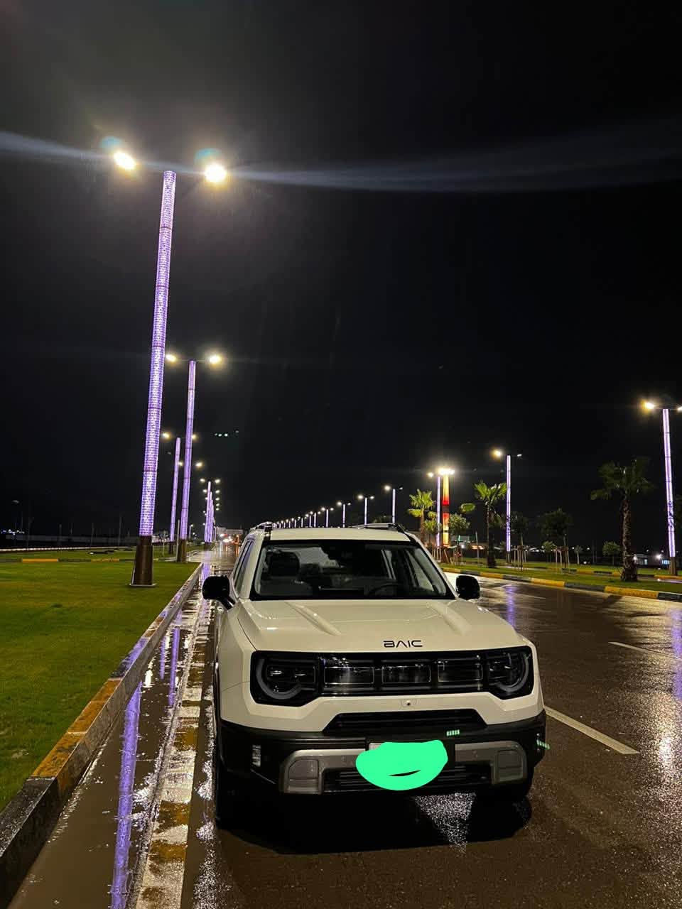السلام عليكم.....
للبيع سيارة BAIC BJ30E 2026 

●لون ابيض 

●ماشية قليل ( 30 الف )

●رقم بغداد انجليزي 

●ضمان محرك وبطارية (ضمان الشركة)

🟫 المواصفات:

✅ محرك هجين ذكي

🔹 1.5 لتر تيربو + محرك كهربائي

🔹 قوة إجمالية تصل إلى 400 حصان

🔹 عزم دوران قوي يقارب 680 نيوتن.متر

🔹 ناقل حركة متطور 

🔹 دفع رباعي

⛽⚡ أداء قوي مع توفير عالي بالوقود

✔️ استهلاك اقتصادي

✔️ سلاسة في القيادة داخل المدينة وعلى الطرق السريعة

✔️ مناسب للاستخدام اليومي والرحلات

👨‍👩‍👧‍👦 5 ركاب براحة عالية

🖥️ تقنية ورفاهية

✨ شاشة كبيرة

✨ عدادات رقمية

✨ دخول وتشغيل بدون مفتاح

✨ مقاعد جلد

✨ فتحة سقف بانوراما 

🛡️ أنظمة أمان متقدمة

🔒 8 وسائد هوائية

🔒 ABS – ESP

🔒 أنظمة مساعدة قيادة ذكية

🔒 كاميرا 360° وحساسات ركن

السعر 31 وبيها مجال للشراي

***********
