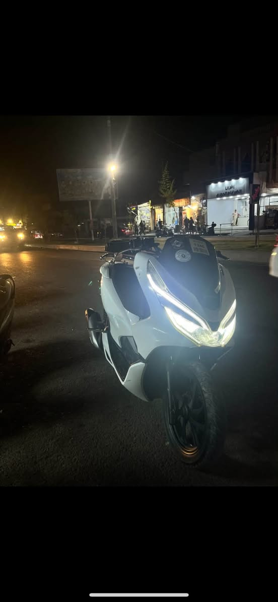 السلام عليكم pcx
للبيع جيل ثالث وراد كوري 
السعر 12 وبيها مجال 
العنوان/ شهداء البياع 
للستفسار ع رقم ***********
