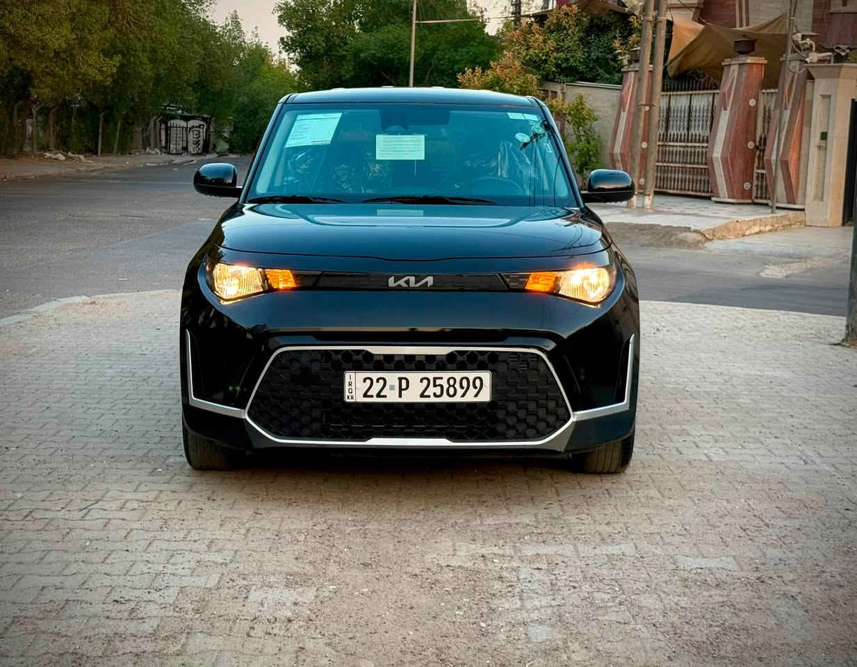#كيا_سول للبيع ‭***********‬
كيا صول 2024  S الشكل الجديد وارد امريكي 
ضرر جداً بسيط جاملغ  فقط مبدل بدون دواخل 
( لغد شاصي بدنه برايكت راديترات تبريد كله بلادي 🥰) فقط هذا الحادث باقي السياره مكفوله من الصبغ والتبديل والبارد محرك كير كهربائيات 
🔥ابيع على الفحص وين يعجبك اني حاضر🔥

السياره دخول جديد ورقم اربيل جديد على ايدي تريد وكاله او تحويل موجود 

محرك 2000 Doch دوش المرغوب 
كامره دوراه📷
شاشة لمس تدعم نظام Android Auto + 📲Wi_Fi/ Gps /  /CarPlay
رادارات جانبيه تحديد النقطه العمياء ⚠️
رادار خلفي تنبيه عند الرجوع‼️
رادار امامي ❗️❌
اوتو بريك /توقف ذاتي عند الاقتراب ⛔️
‏‎فول تحكم ستيرن
كروز مثبت سرعه 
دشبول العداد الكتروني 📟
وضعيات قيادة-Sport-Normal
‏‎ نظام ABS/مانع انزلاق
شاشه ظبط بل دشبول 
منافذ Usp / 12v
‏‎ حساس اطارات
‏‎ویل کب  کروم 🛞
السياره جاهزه وجديده جداً بدون نواقص دينار 
متصرف عليها للبيع رايدها 153 بيه مجال قليل
رقمي متواجد واتس ***********
