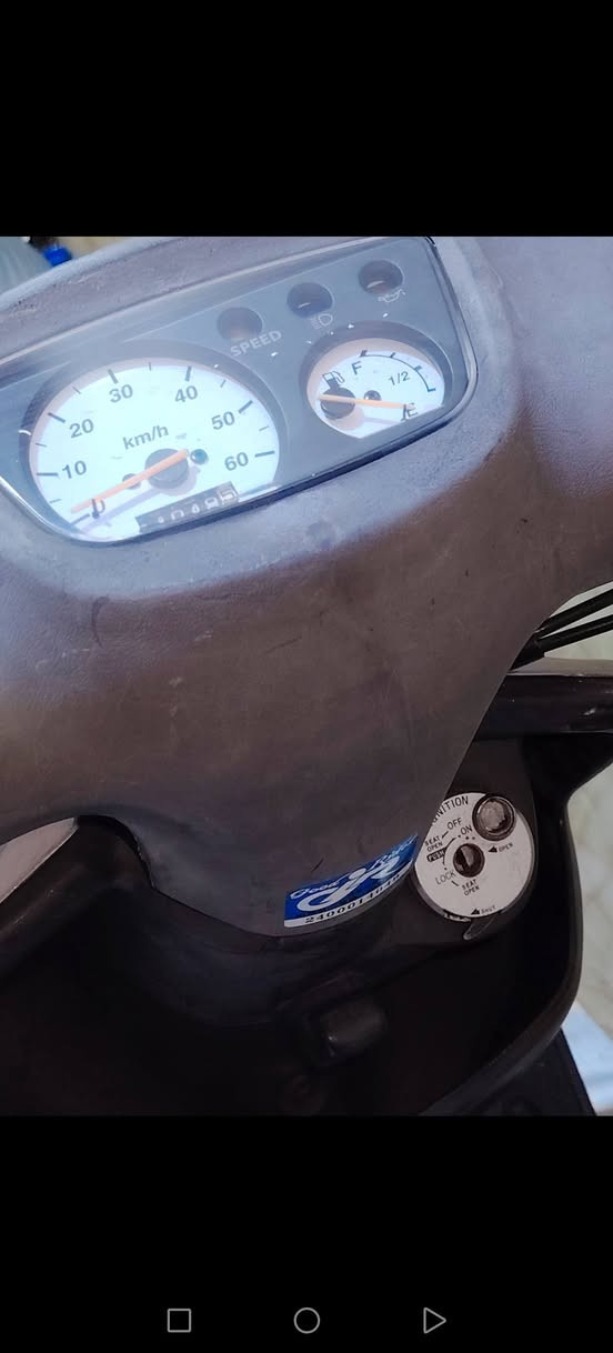 دراجه بيجي للبيع حاويه السعر ٧٠٠ وبيهه مجال الشراي يتصل عل الرقم *********** مكانهه السماوه دراجه جديده شرط

