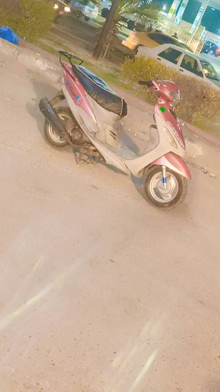 يك السلام عليكم دراجه 120 كلها شغاله سلف هندر لايت هورن عالي ناصي بريكات جاهزه الدراجه ترايك وين ميعجبك السعر 450 مكاني بغداد شعله ***********
