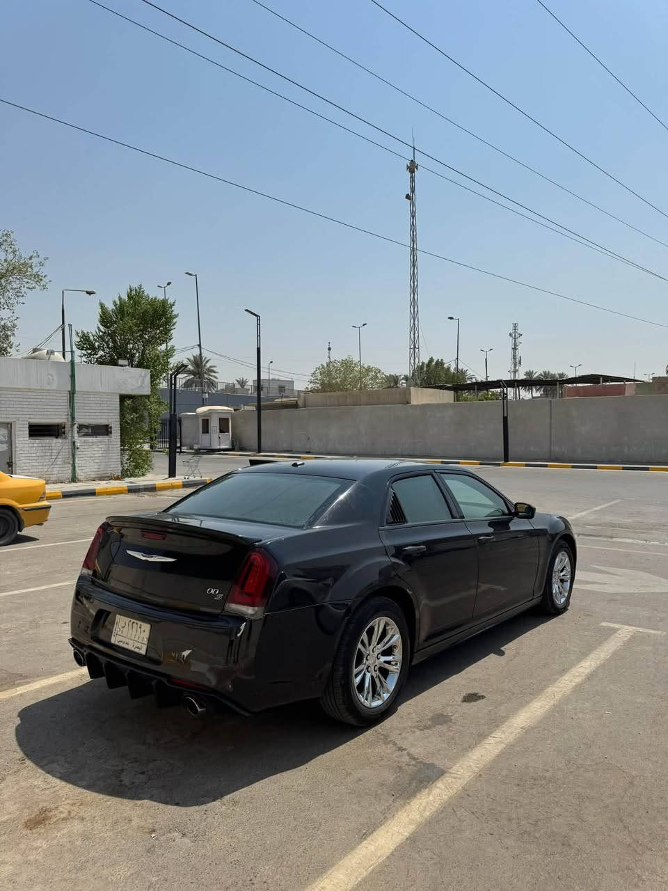 سلام عليكم كرايسر اوبامه 2014 اصل بيهه حادث هلا ل جاملغ خلفي بلجاملغ الامامي بدون فتح مكان بغداد  ***********
