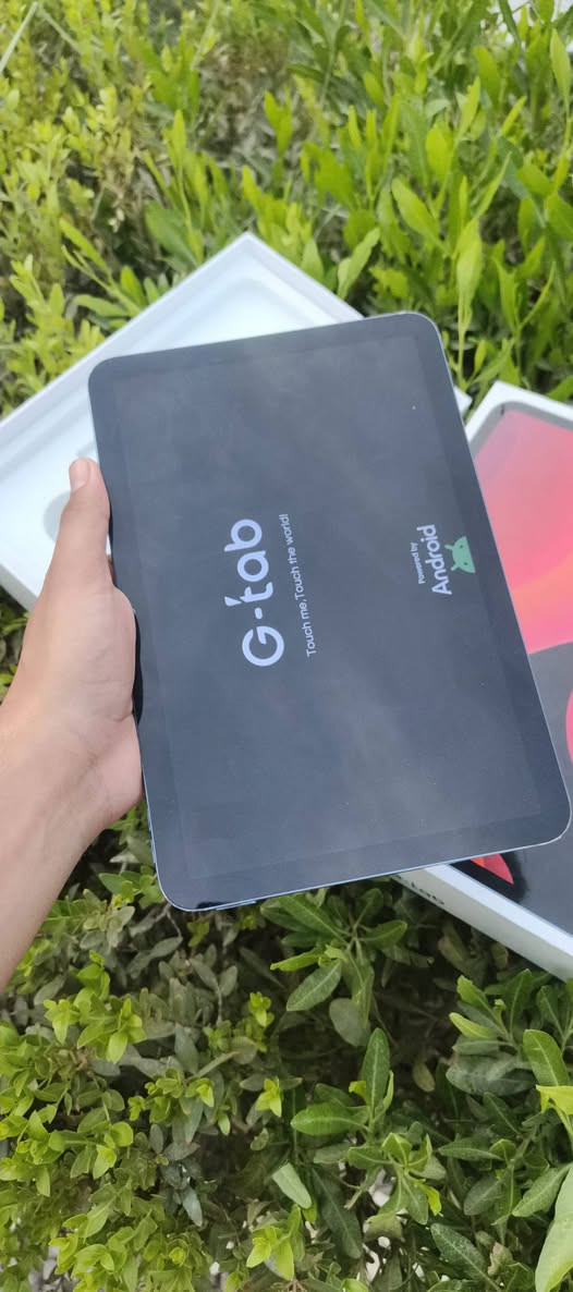 السلام عليكم، للبيع تابلت G-tab PAD10 الأصلي، الجهاز نظيف جداً وشغال بشكل ممتاز، مناسب جداً للدراسة، المنصات التعليمية، الألعاب الخفيفة، وتصفح السوشيال ميديا.
السلام عليكم جهاز ايباد 
• الموديل: G-tab PAD10
• الشاشة: بحجم 10.1 بوصة بدقة عالية (800*1280 IPS) مريحة للعين.
• المعالج: رباعي النواة (Quad Core 2.0GHz).
• الذاكرة العشوائية (الرام): 8 جيجابايت (4 أساسية + 4 إضافية لتسريع الأداء).
• الذاكرة الداخلية: 128 جيجابايت ROM (مساحة كبيرة تخزن كل ملفاتك وتطبيقاتك).
• النظام: أحدث نظام تشغيل Android 14.0.
• البطارية: عملاقة بسعة 6580mAh تدوم معك لفترات طويلة من الاستخدام المتواصل.
• الكاميرا: خلفية بدقة 8.0MP وأمامية بدقة 5.0MP.
• الشبكات: يدعم واي فاي فائق السرعة 5G Wifi.
• اللون: أزرق مميز (Blue) 💙.
📦 الملحقات: يأتي مع كارتونه الأصلي وكافة الملحقات (الشاحن، الكابل، الحافظة "الـ Case"، ودليل المستخدم).
💰 السعر: [75وبي مجال ]
📍 الموقع: كربلاء الحر ]
📞 للتواصل والاستفسار ***********
