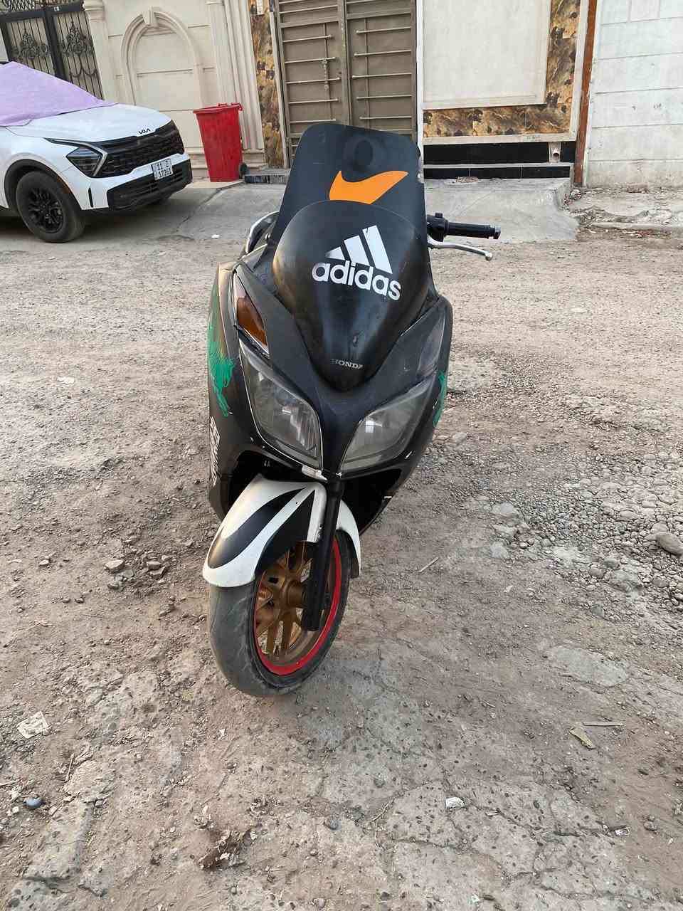 السلام عليكم شباب دراجه فورزه 012 للبيع العنوان بغداد الحريه الدولعي السعر 650 بيه مجال بيه  ملاحضات بسيطه الدراجه متروكه بس شغاله  شلعه معدل/*********** واتساب / هـ***********
