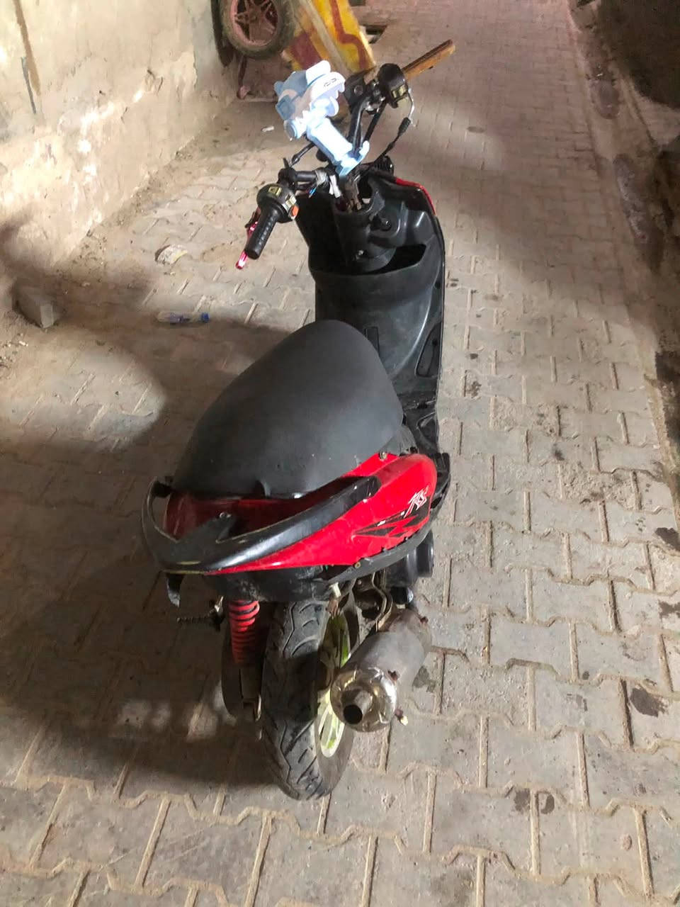 سلام عليكم شباب ماكس عدله لبيع دراجه حلوه ونضيفه وكلش مامفتوحه وسعره 350 وبيه مجال قليل وبيه كزور رياضي وريد يتواصل معي هذه رقمي ***********ومكاني بصره عشار
