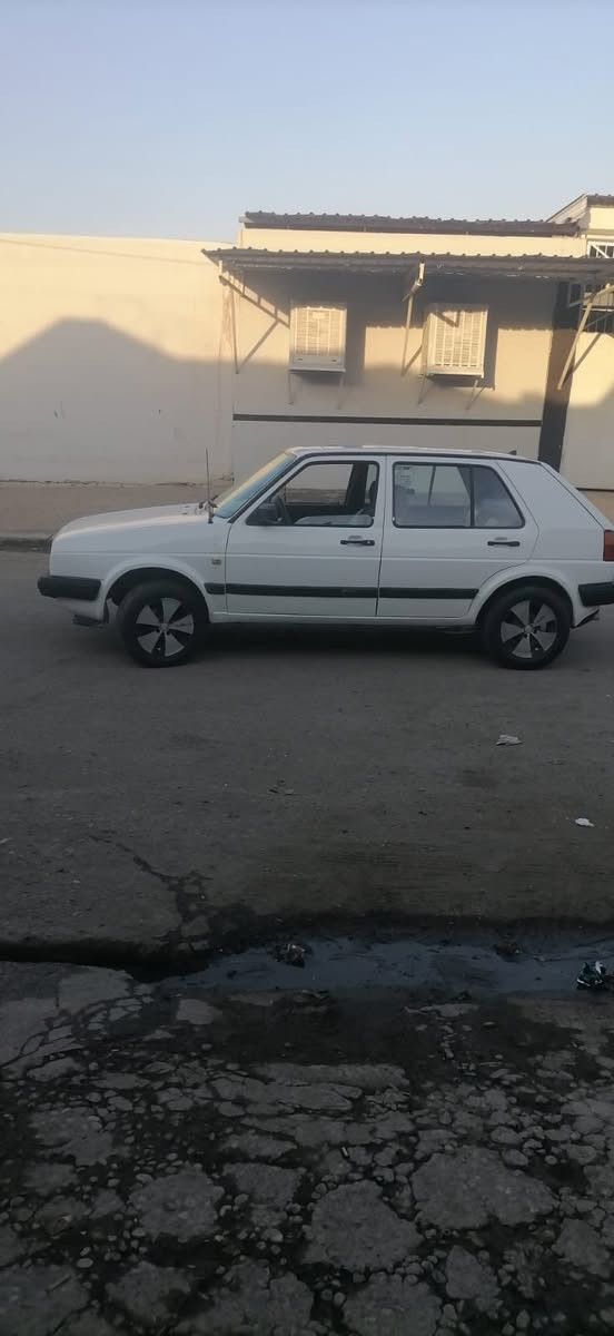 كولف موديل ٩٢ للبيع
سيارة جاهزة من كلشي خير من الله
طخم  ويلكب و تايرات  وباتري
غرفة جديدة وحلوة كلش
 محرك 0/8  شرط گصة 5 گير
  وايرمنية كاملة 
مايبها اي خيسان مصلحة دواير  الخلفيةوبطاين
صبغها بدون حوادث مصبوغة حزام جمالية
  السنوية با أسمي اني شرعيها شرط التحويل
كابون بانزين  بيها
السيارة مال جناي يعني مال جناي
وبالحقيقة بعد احلى من الصور
للااتصال على ***********
