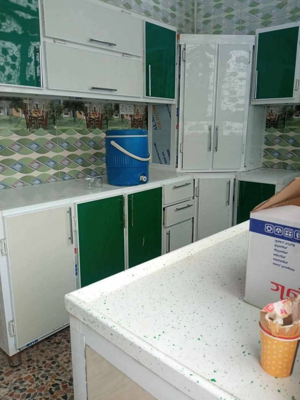 عاجل جدا بيع مستعجل يوجد بيت ١٠٠ م مربع واجهه كبيره ١٠ في ١٠ طابو زراعي سند 25 تحويل مباشر مكانه ش ١٠٠ بناء حديث عالي عن الشارع شارعه عريض السعر ٥٠ مليون اتصلوا ***********
