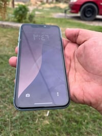 ايفون XR • ذاكرة ١٢٨ • بطارية ١٠٠